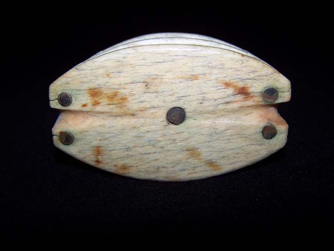 A 19th century Sailor-made ANTIQUE Whalebone 'Double' Ship's Block — image 2
